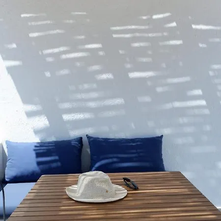 Mykonos Traditional Home Tavros *